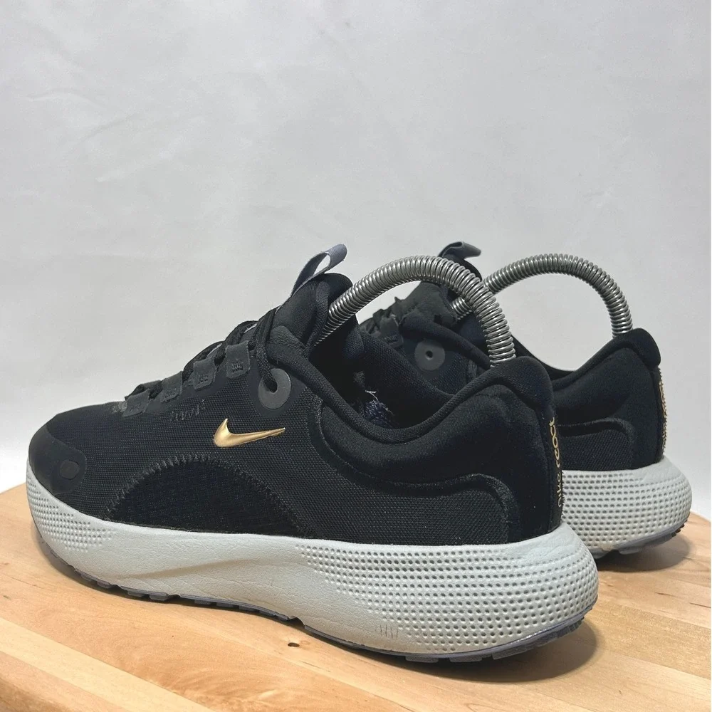 Nike Wmns React Escape Run 'Dark Smoke Grey Metallic Gold Coin' CV3817-005- 7.5